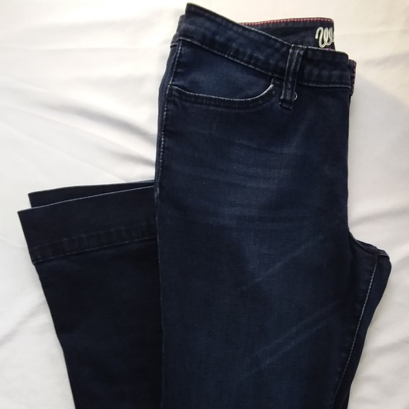 Wrangler Jeans w/ Pink Stitching - Picture 4 of 12